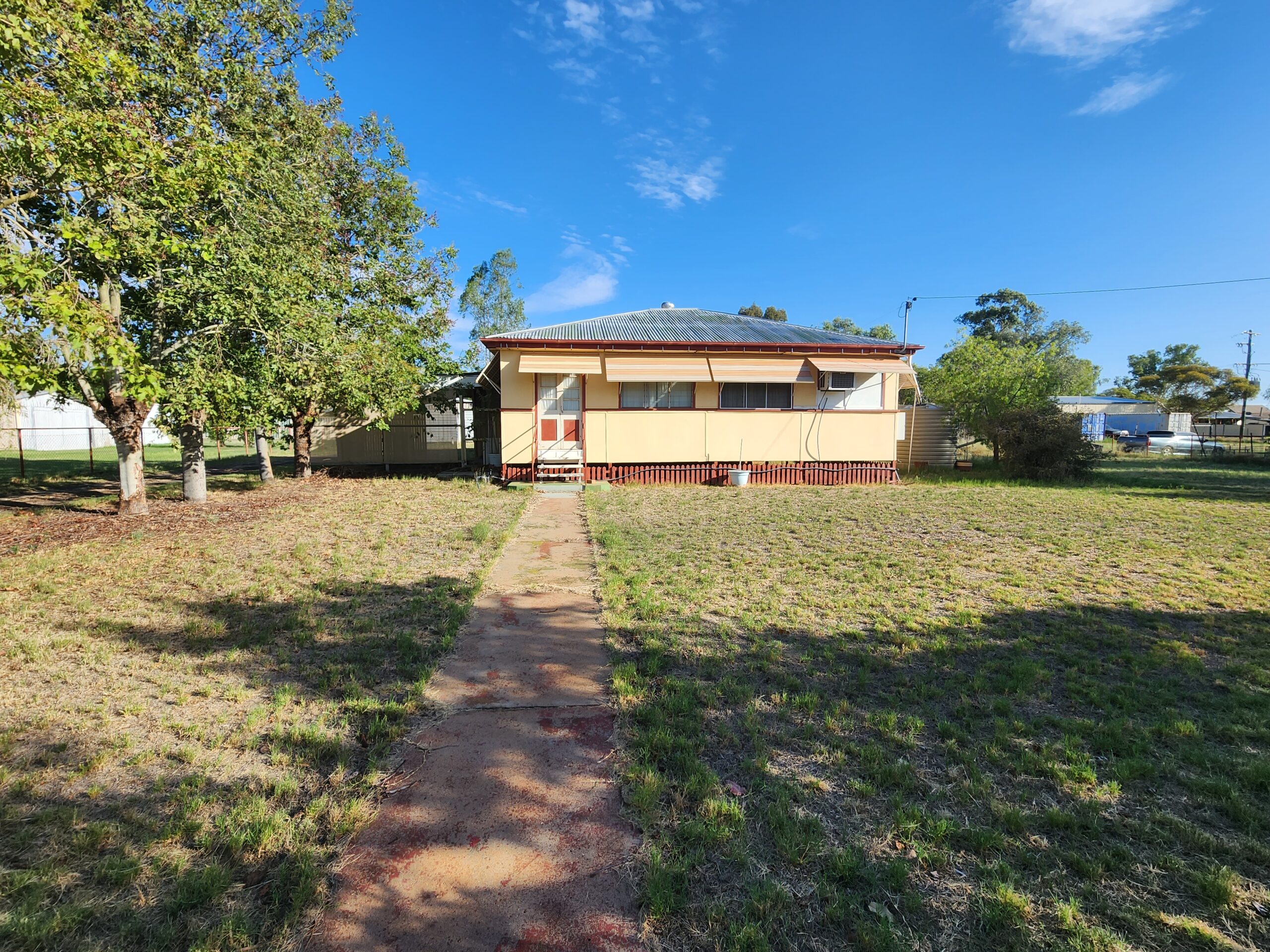 208 Parry St