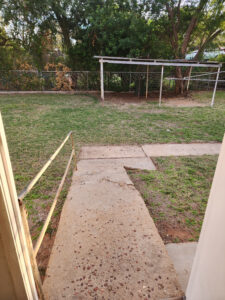 18 Deverell St