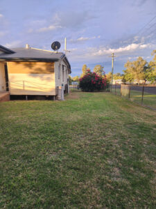 18 Deverell St