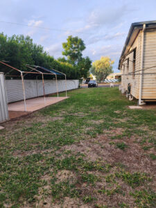 18 Deverell St