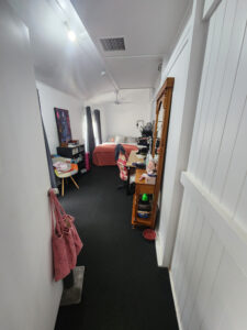 3 Deverell St