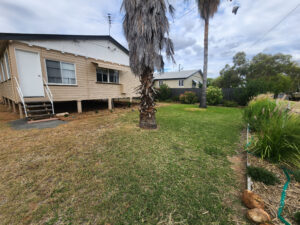 3 Deverell St