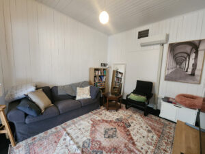 3 Deverell St