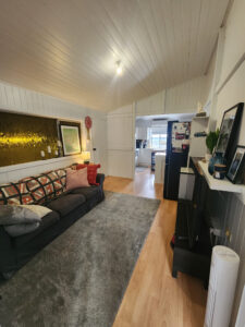 3 Deverell St