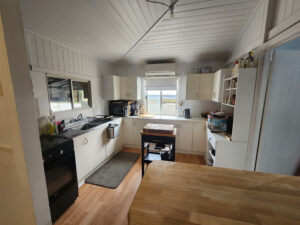 3 Deverell St