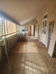 9 Sturt St