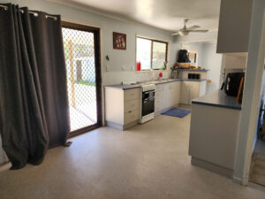 1 Lockett St