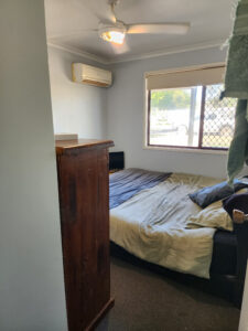 1 Lockett St