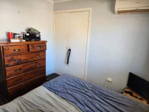 1 Lockett St