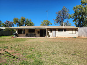 1 Lockett St