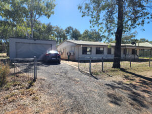 1 Lockett St