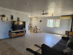 1 Lockett St
