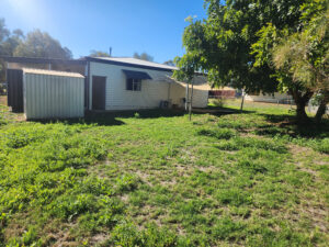 28 Deverell St