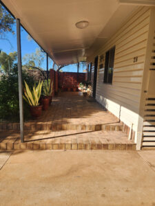 28 Deverell St