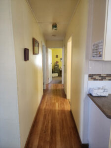 28 Deverell St