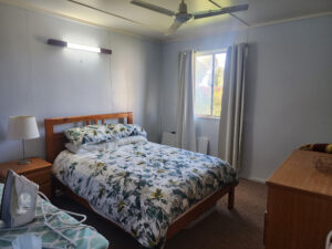 28 Deverell St