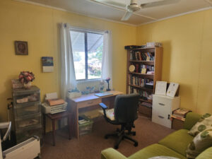 28 Deverell St