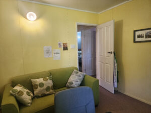 28 Deverell St
