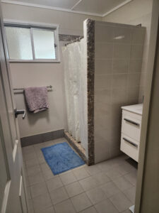 28 Deverell St